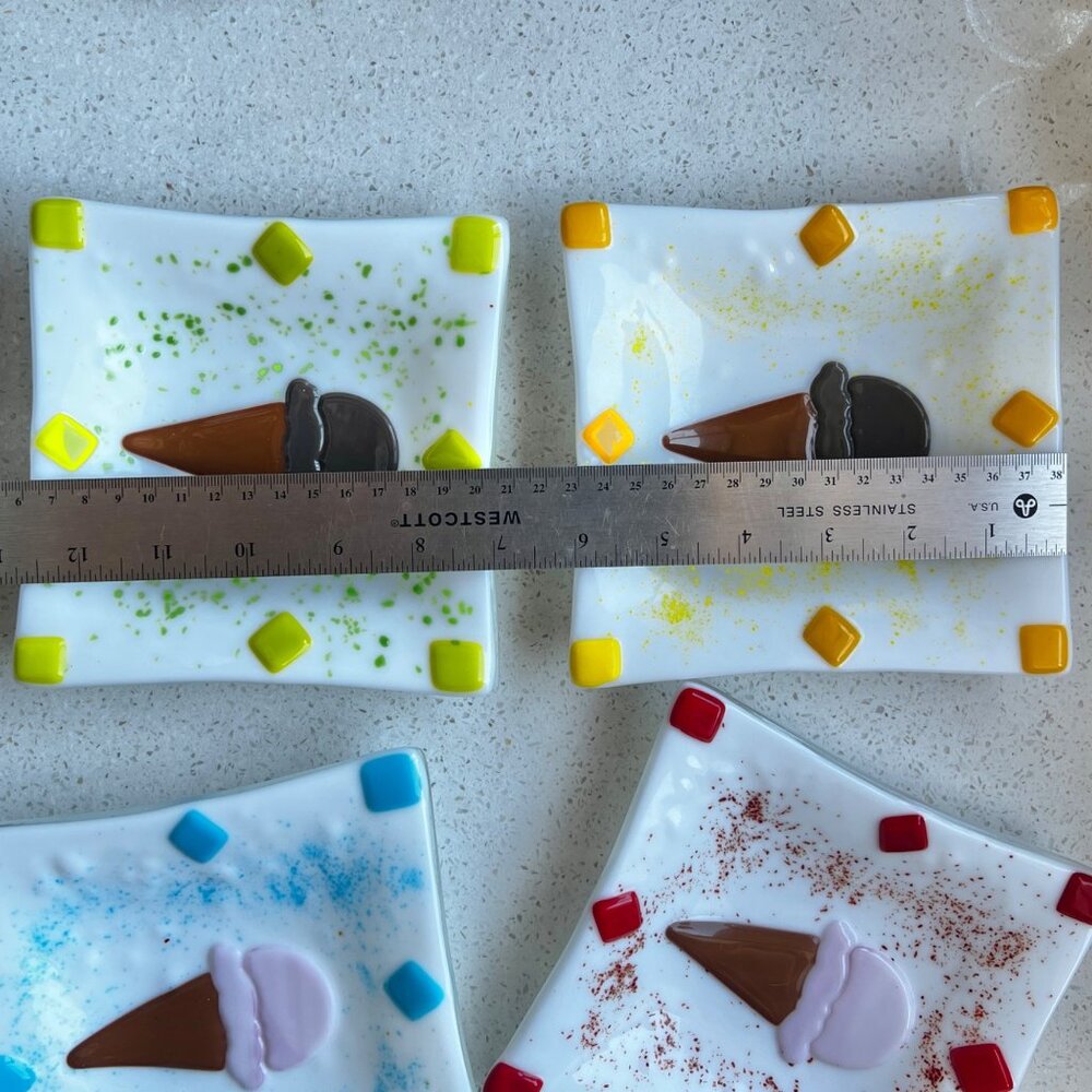Set Of 4 Handcrafted Fused Glass Ice Cream Bowls With Colorful Borders - Picture 8 of 12
